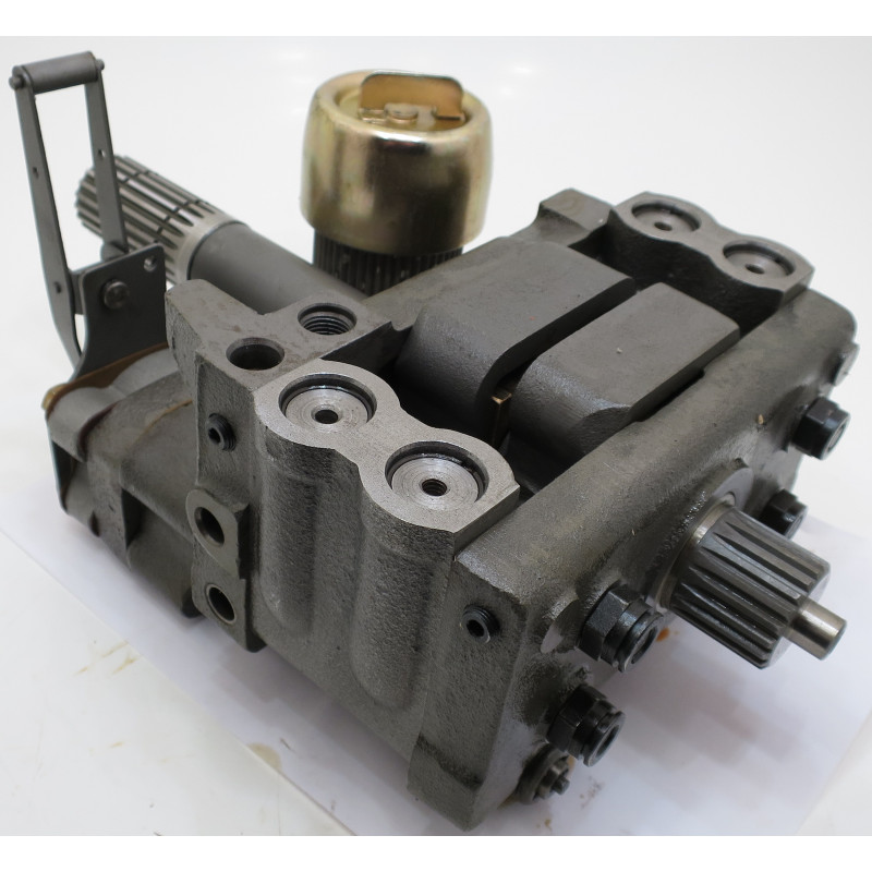 POMPA Z JARZMEM MF 1684583M92