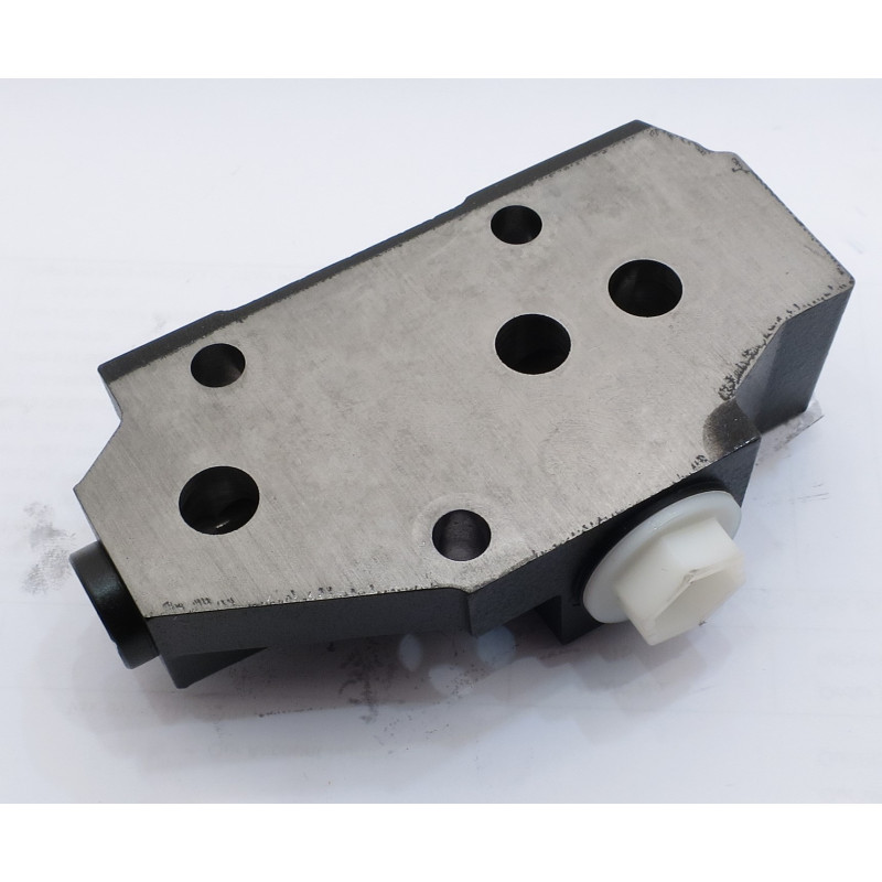 V5-60 POKRYWA WYLOTU GÓRNA 1/2 BSP