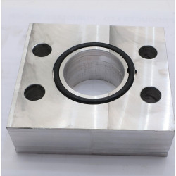 ADAPTER FLANOWY 1.1/2 DO 1.1/2 SAE