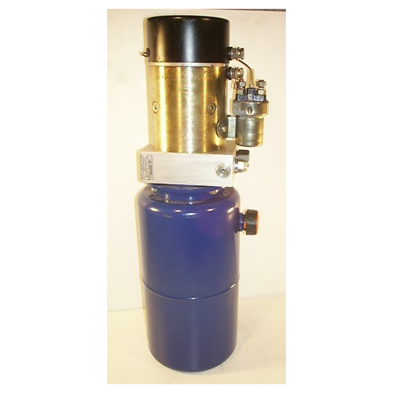 ZBIORNIK 12 V 5 LTR 1,5 kW 2,0 cm3 CE TOP ZBIORNIK 12 V 5 LTR 1,5 kW 2,0 cm3 CE TOP