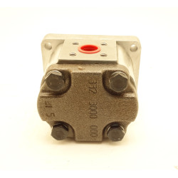 CZĘŚĆ PRZEDNIA POMPY HYDRAULICZNEJ