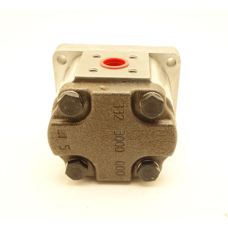 CZĘŚĆ PRZEDNIA POMPY HYDRAULICZNEJ