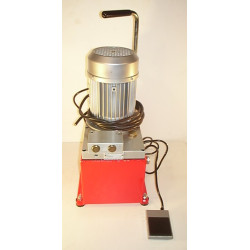 1,1 kW KONTROLA OLEJU 240 V 2,5 cm3/obr