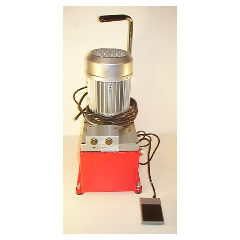 1,1 kW KONTROLA OLEJU 240 V 2,5 cm3/obr