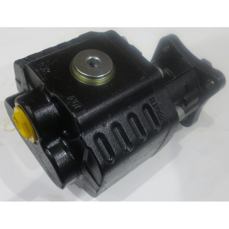 C151L POMPA HYDRALNA Z WOMEM NA 4 ŚRUBY C151L POMPA HYDRALNA Z WOMEM NA 4 ŚRUBY