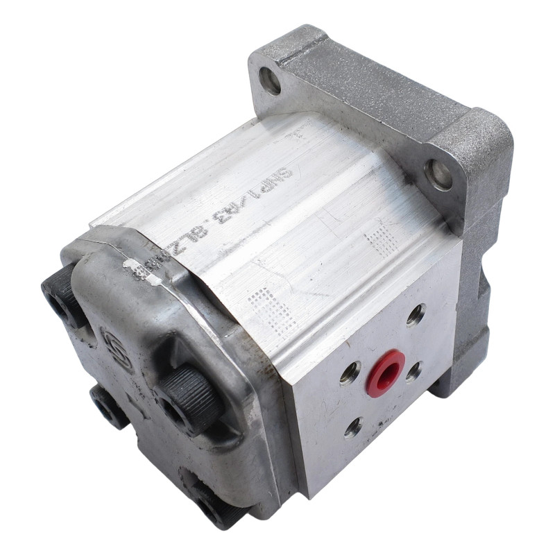 SNP1/3.8S SC11 F POMPA PRZEKŁADNI HYDRAULICZNEJ