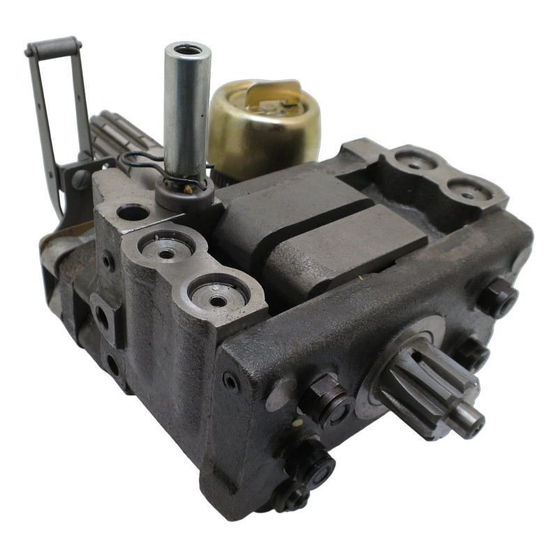 POMPA Z JARZMEM MF 1684582M92