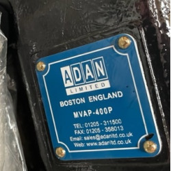 SILNIK Z WAŁEM RÓWNOLEGŁYM MV 400 50 mm