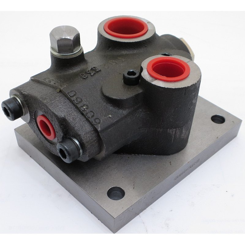 SILNIK HYDRAULICZNY 553/1/10468/210 MONTOWANY NA PŁYCIE